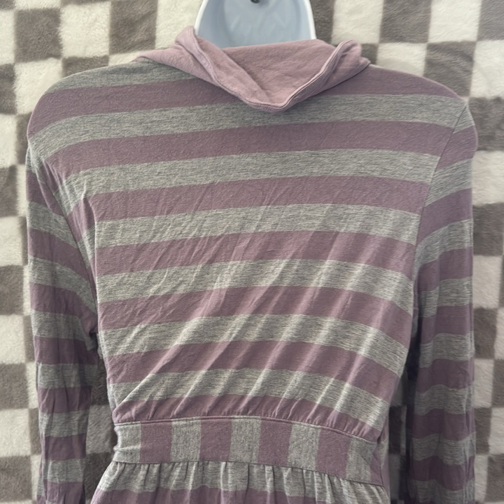 A Pea in the Pod Lavender and Gray Tie Robe Size S/Small - Picture 8 of 15